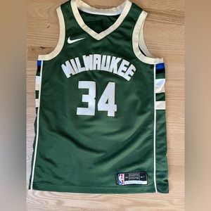 Nike Giannis Antetokounmpo Hunter Green Milwaukee Bucks Jersey